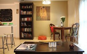 Tiffany'S Apartment